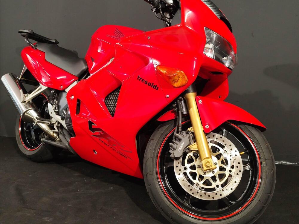 Honda VFR 800 (1998 - 01) (6)