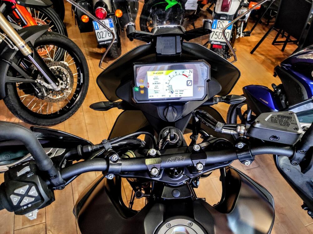 KTM 890 Adventure (2022) (10)