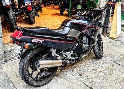 Kawasaki GPX 750 R usata