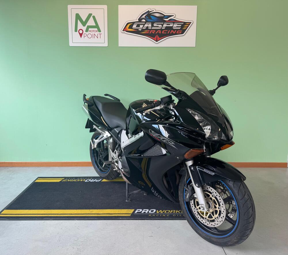 Honda VFR 800 (2002 - 05) (4)