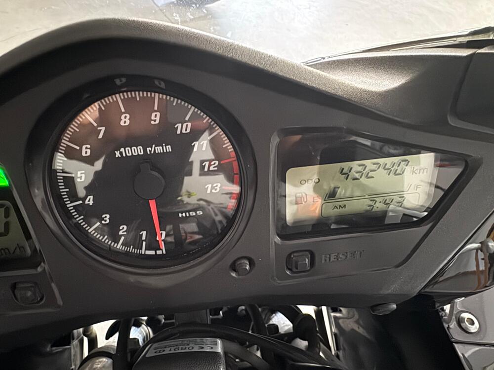 Honda VFR 800 (2002 - 05) (7)