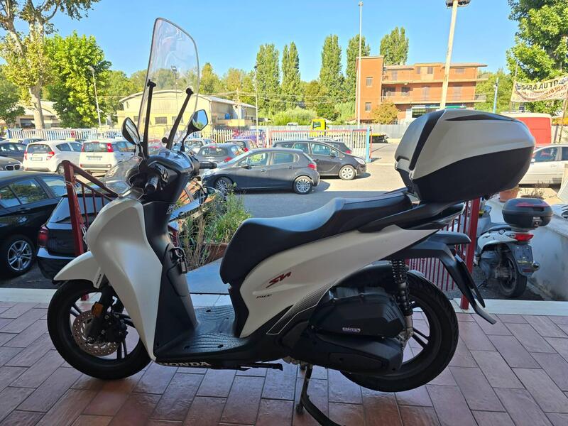 Honda SH 150i Sport (2024 - 25) (2)