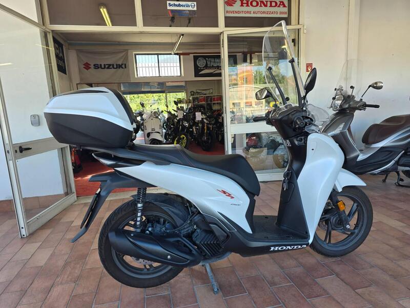 Honda SH 150i Sport (2024 - 25) (6)