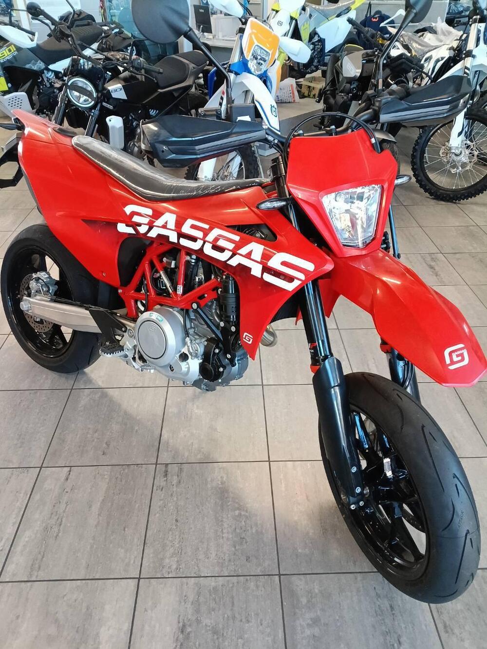 GASGAS SM 700 (2022 - 26) (7)