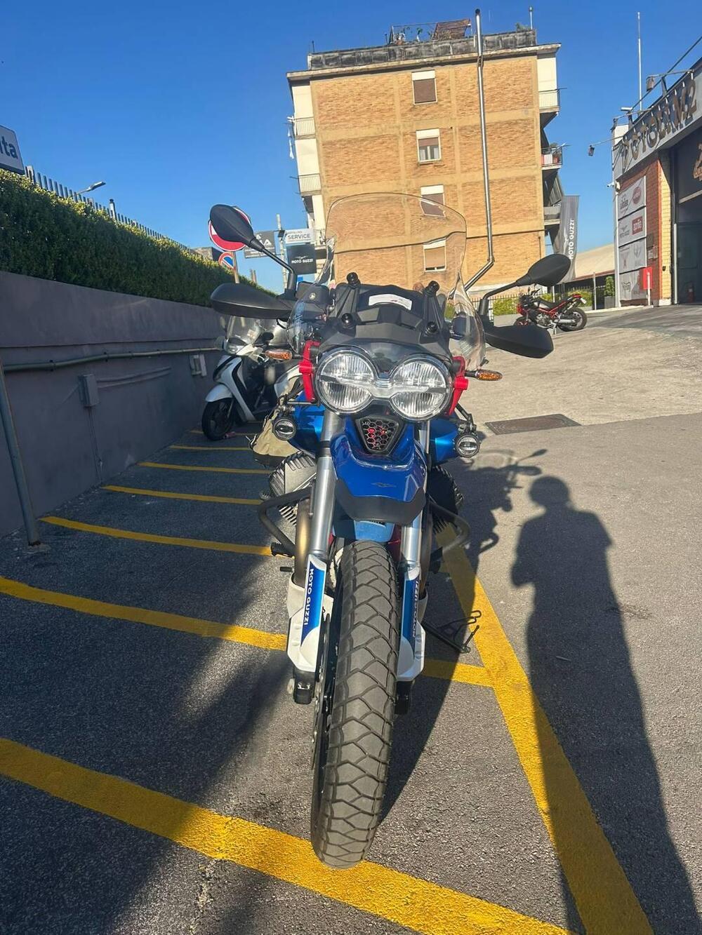 Moto Guzzi V85 TT (2024 - 26) (3)