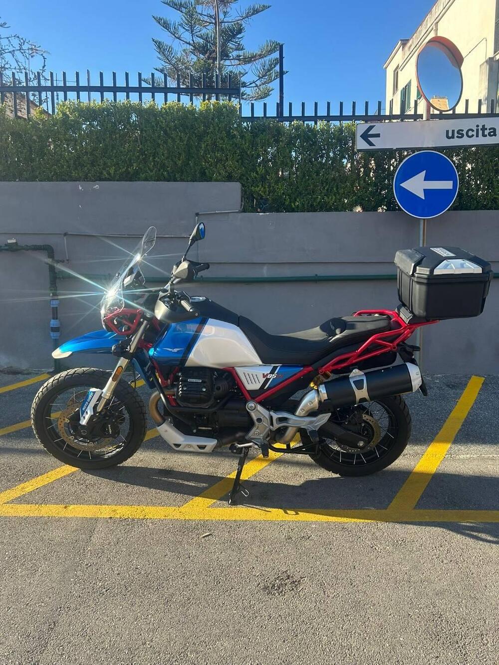 Moto Guzzi V85 TT (2024 - 26)