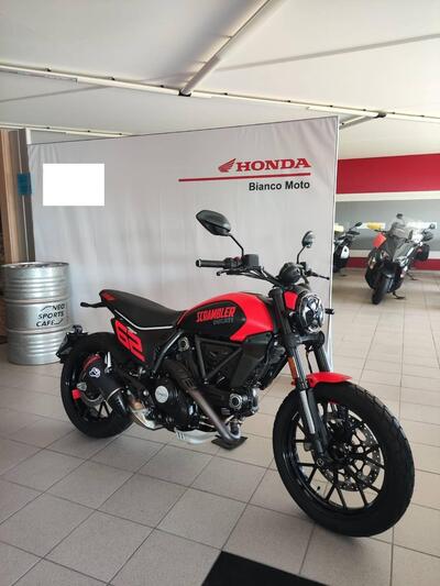 Ducati Scrambler 800 Full Throttle (2023 - 24) usata