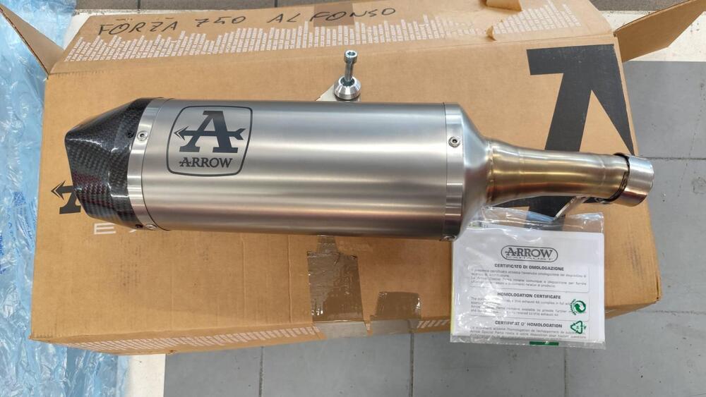 Terminale Arrow in Titanio per HONDA FORZA 750