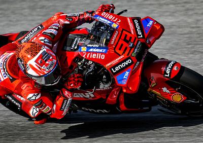 MotoGP 2025. GP della Catalogna. Sprint: Alex Marquez cade quando è ampiamente in testa, vince Marc! [RISULTATI]