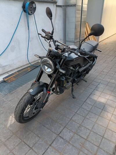 Husqvarna Svartpilen 125 (2021 - 23) usata