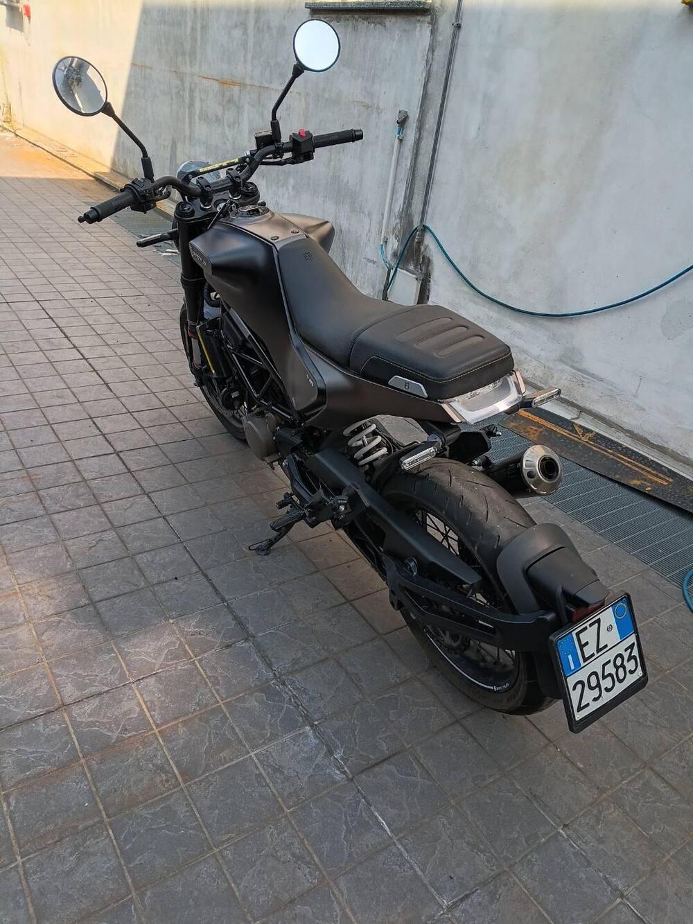 Husqvarna Svartpilen 125 (2021 - 23) (3)