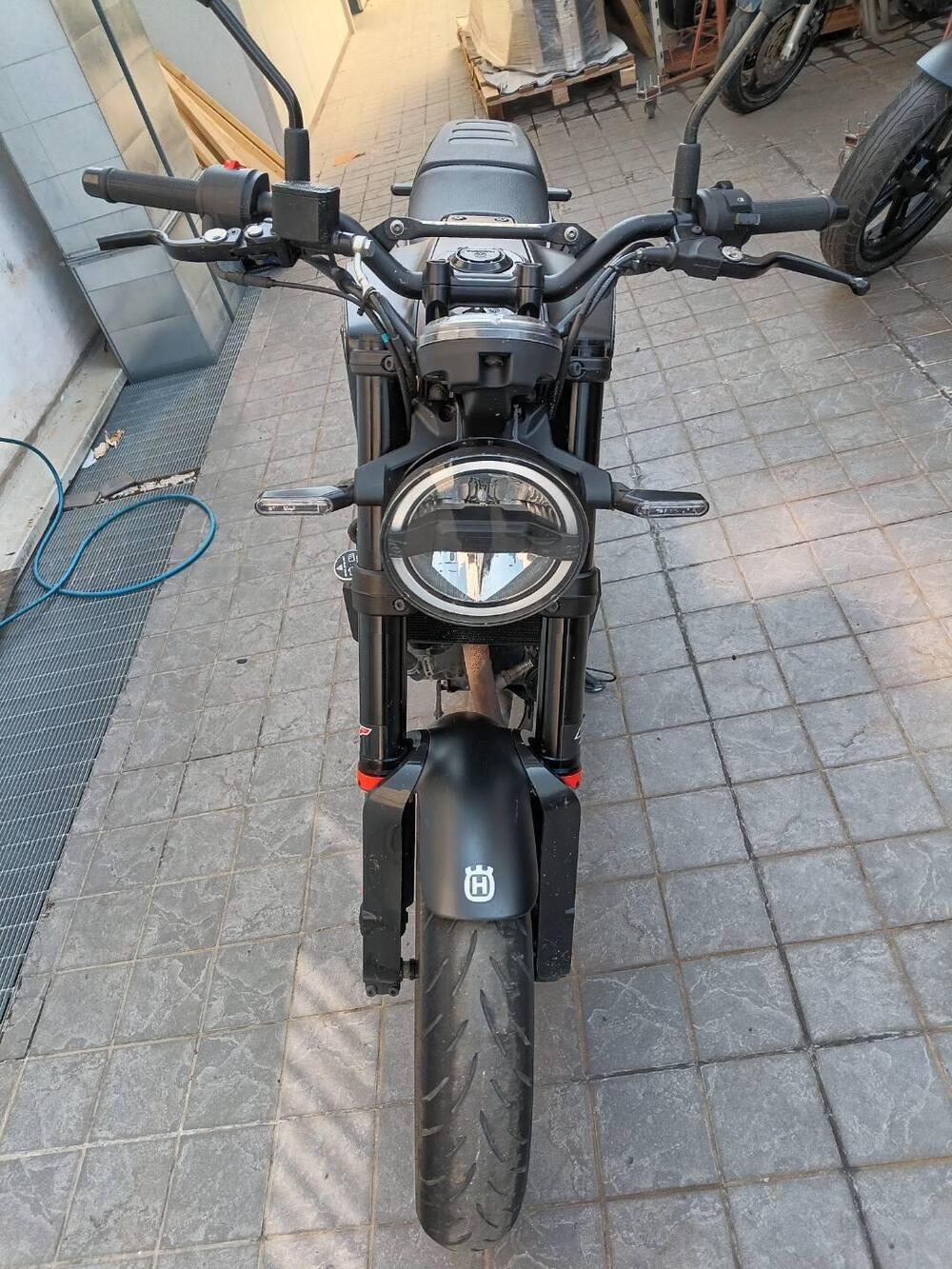 Husqvarna Svartpilen 125 (2021 - 23) (8)