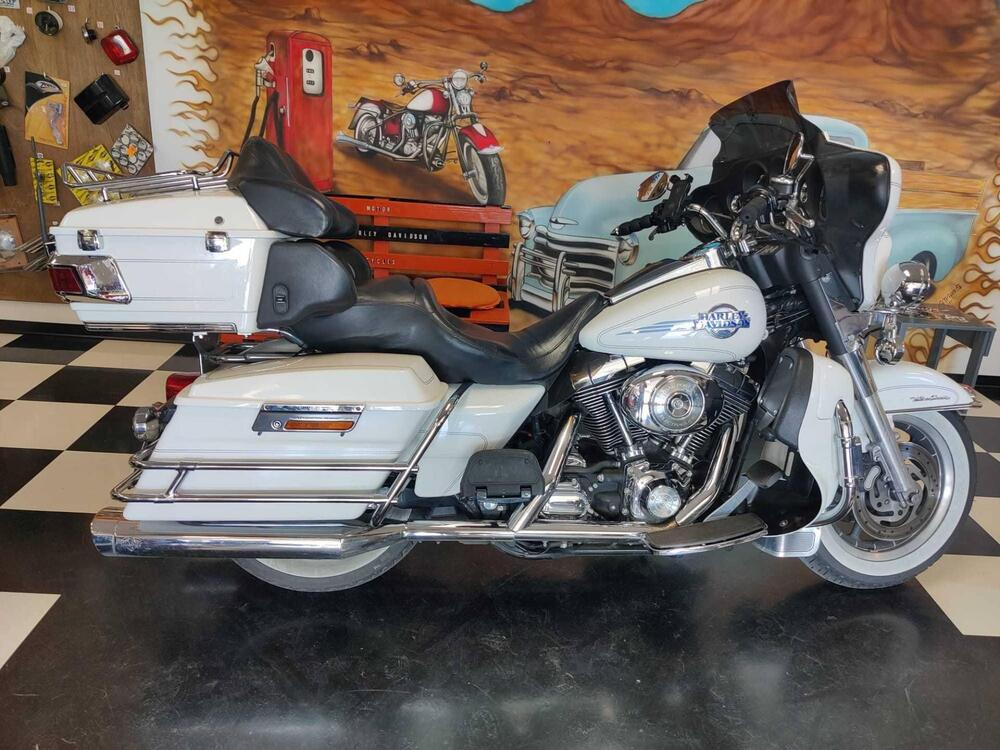 Harley-Davidson 1450 Electra Glide Ultra Classic (2006 - 07) - FLHTCUI (3)