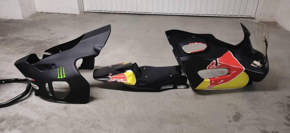 Yamaha YZF R6 (2001 - 02) (5)