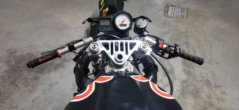 Yamaha YZF R6 (2001 - 02) (6)