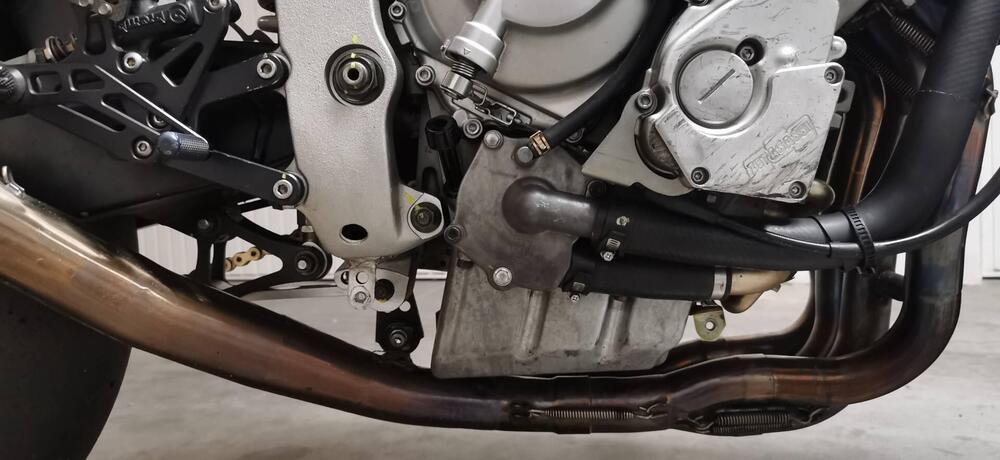 Yamaha YZF R6 (2001 - 02) (14)