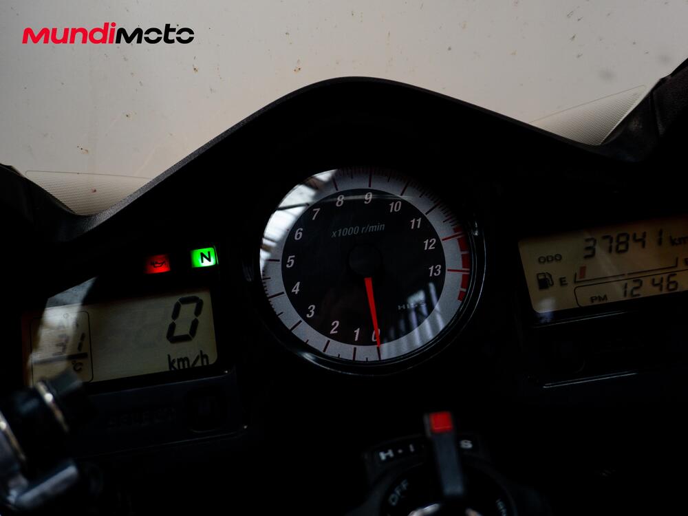 Honda VFR 800 (2002 - 05) (11)