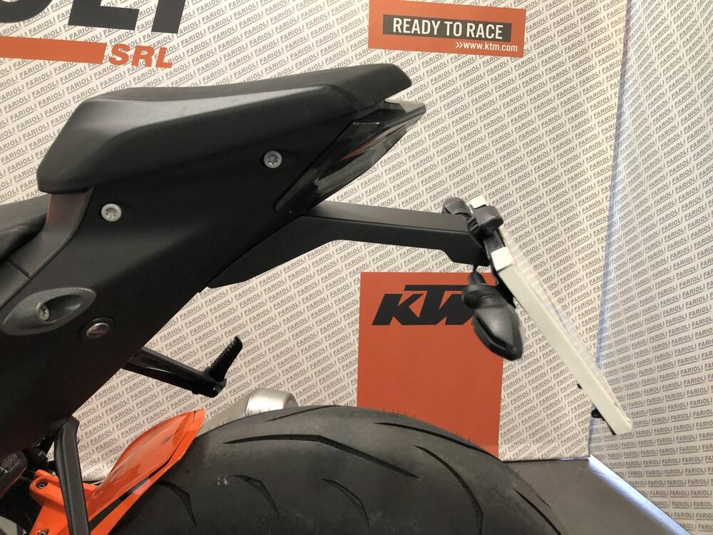 KTM 1290 Super Duke R (2020) (12)