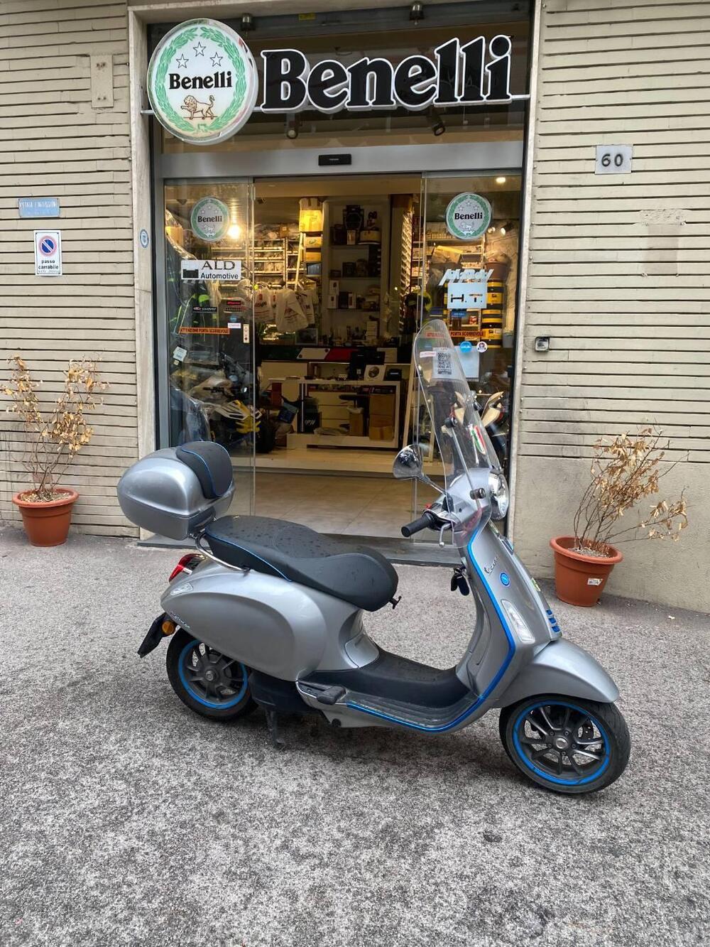 Vespa Vespa Elettrica 70 (2020 - 24) (2)