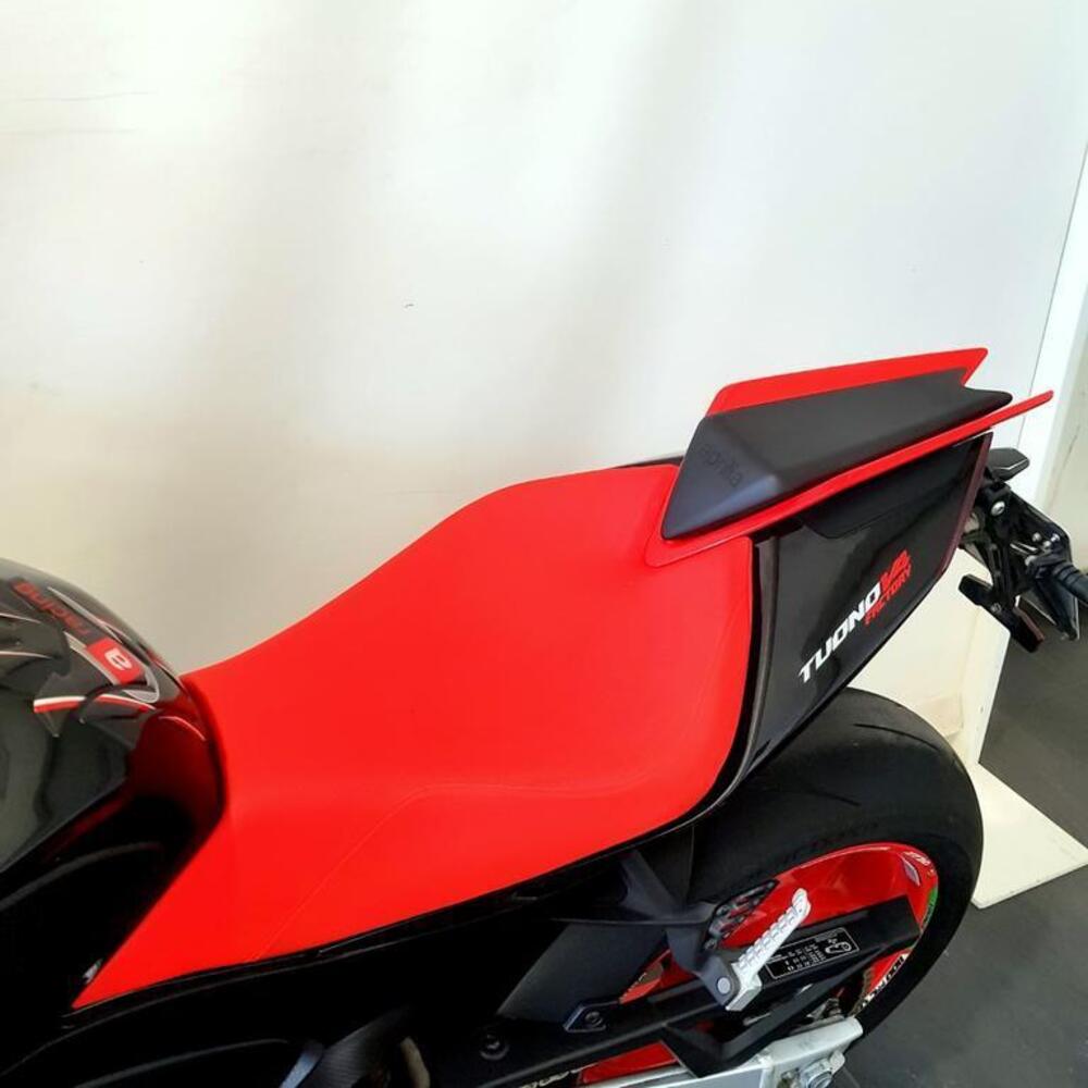 Aprilia Tuono V4 Factory (2021 - 24) (13)