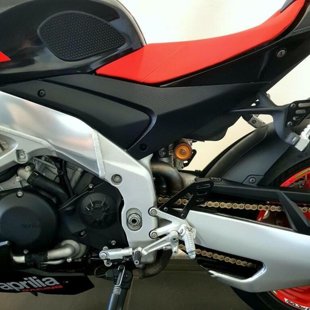 Aprilia Tuono V4 Factory (2021 - 24) (12)