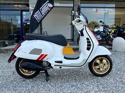 Vespa GTS 300 Super Racing Sixties Hpe (2021 - 22) usata