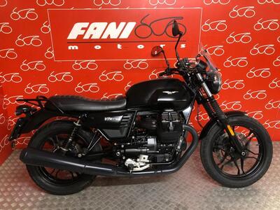 Moto Guzzi V7 III Stone (2017 - 20) usata