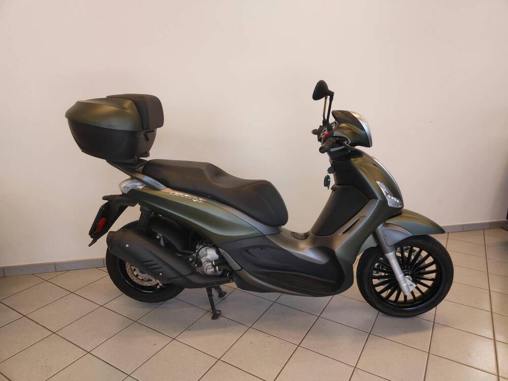 Piaggio Beverly 300 S (2021) (8)