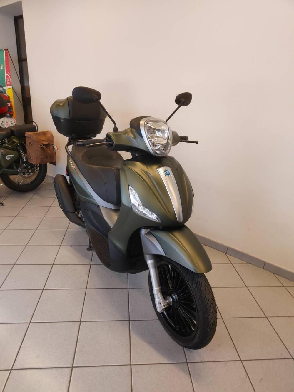 Piaggio Beverly 300 S (2021) (13)