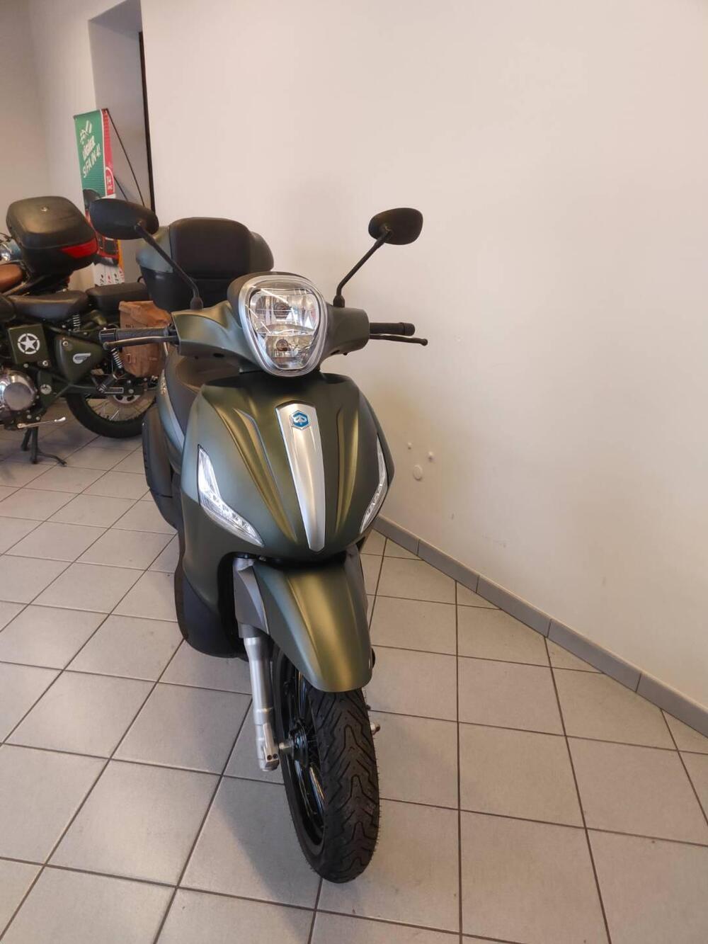 Piaggio Beverly 300 S (2021) (14)