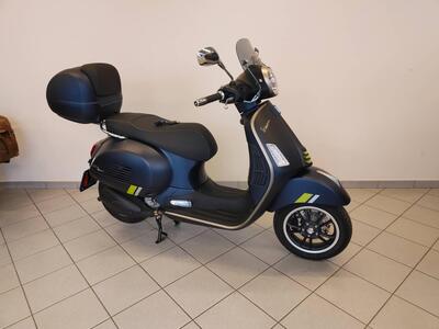 Vespa GTS 300 Super Tech (2023 - 24) usata