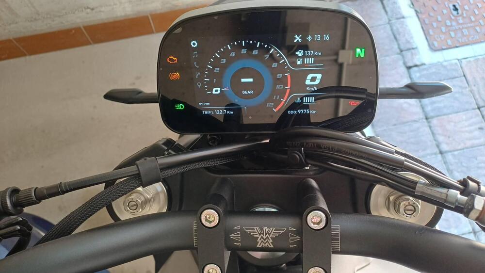 Moto Morini SEIEMMEZZO STR (2022 - 26) (4)