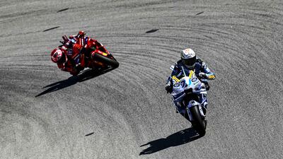 MotoGP 2025. GP della Catalogna. Gara: capolavoro Alex Marquez, si tiene dietro il fratello Marc e vince! Sul podio Enea Bastianini! [RISULTATI]