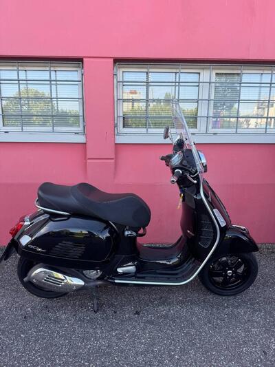 Vespa GTS 300 Supertech Hpe (2021 - 22) usata