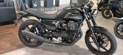 Moto Guzzi V7 Stone (2025) usata