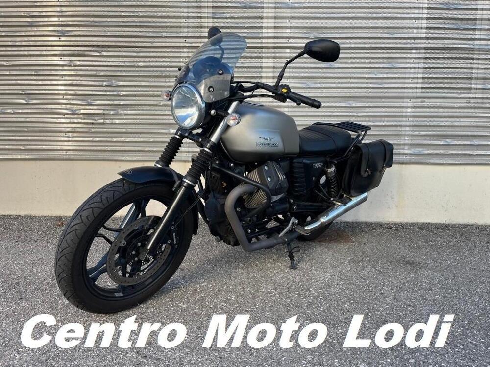 Moto Guzzi V7 II Stone (2015 - 17) (4)