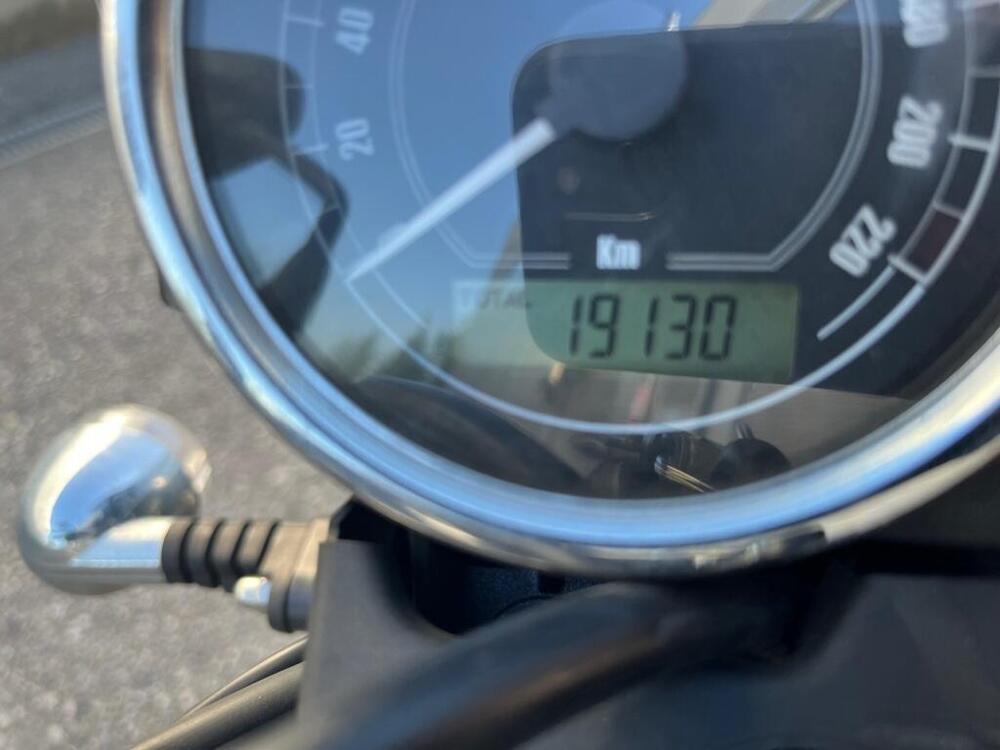 Moto Guzzi V7 II Stone (2015 - 17) (5)