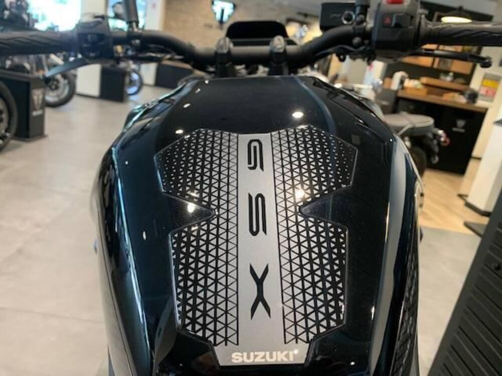 Suzuki GSX-8S (2023 - 24) (5)