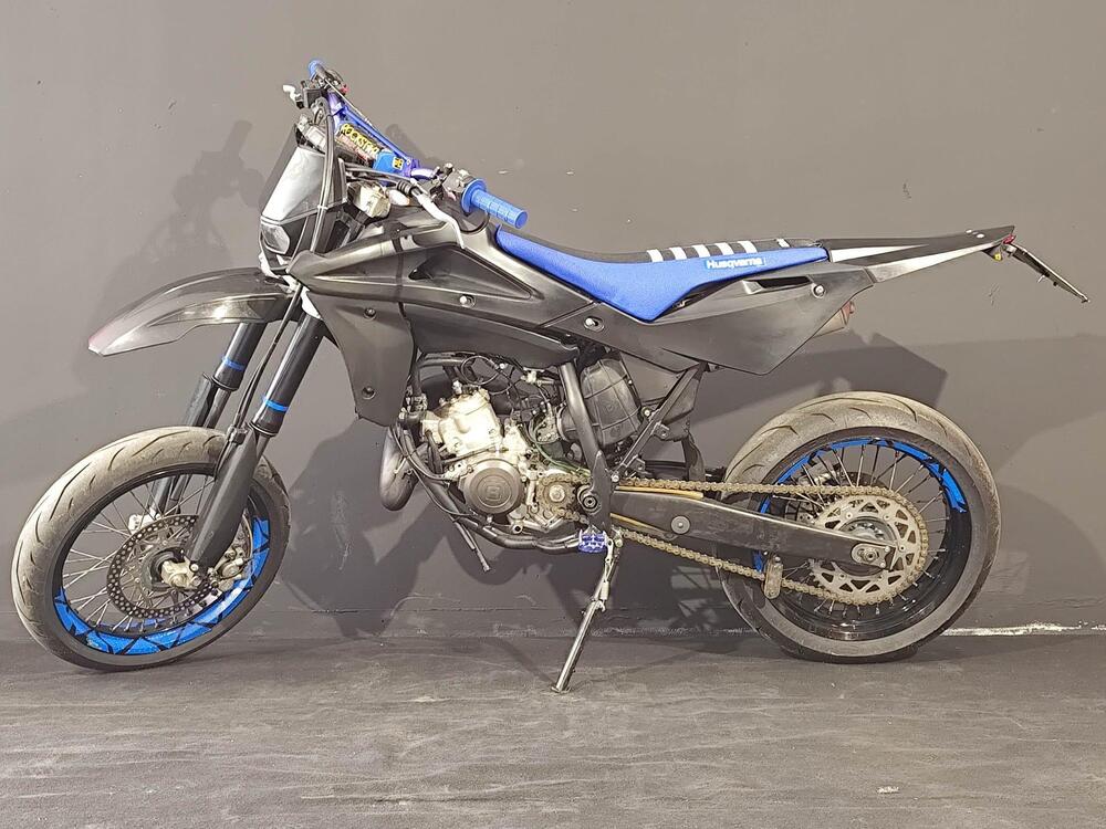 Husqvarna SM 125 (2010 - 12) (2)