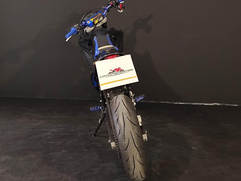 Husqvarna SM 125 (2010 - 12) (4)