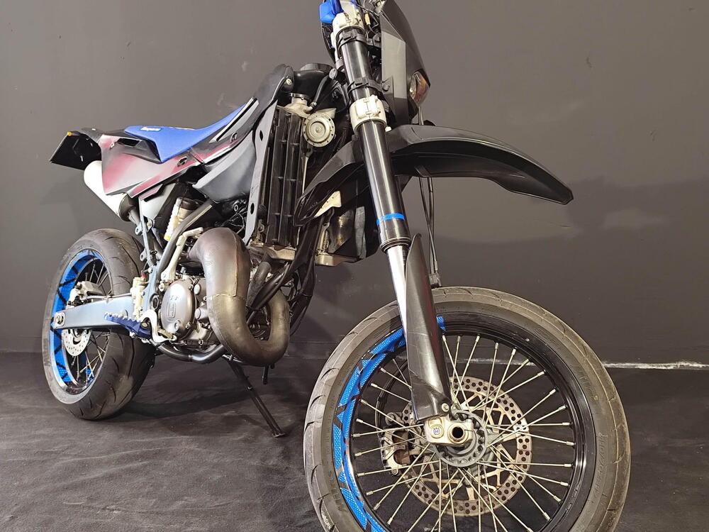 Husqvarna SM 125 (2010 - 12) (8)