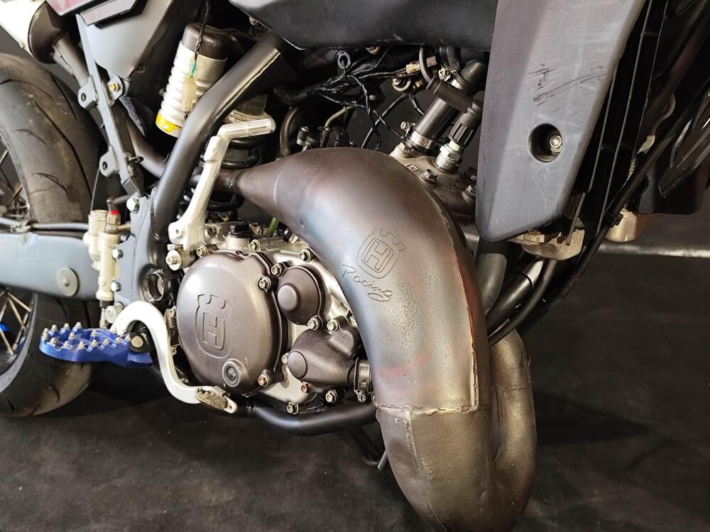 Husqvarna SM 125 (2010 - 12) (10)