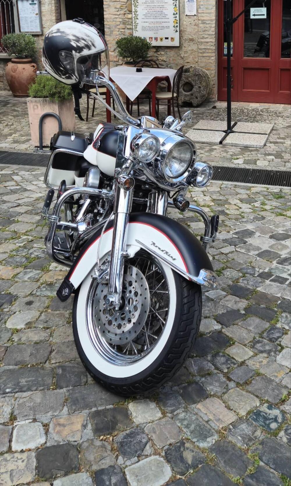 Harley-Davidson 1450 Road King Classic (1999 - 02) - FLHRCI