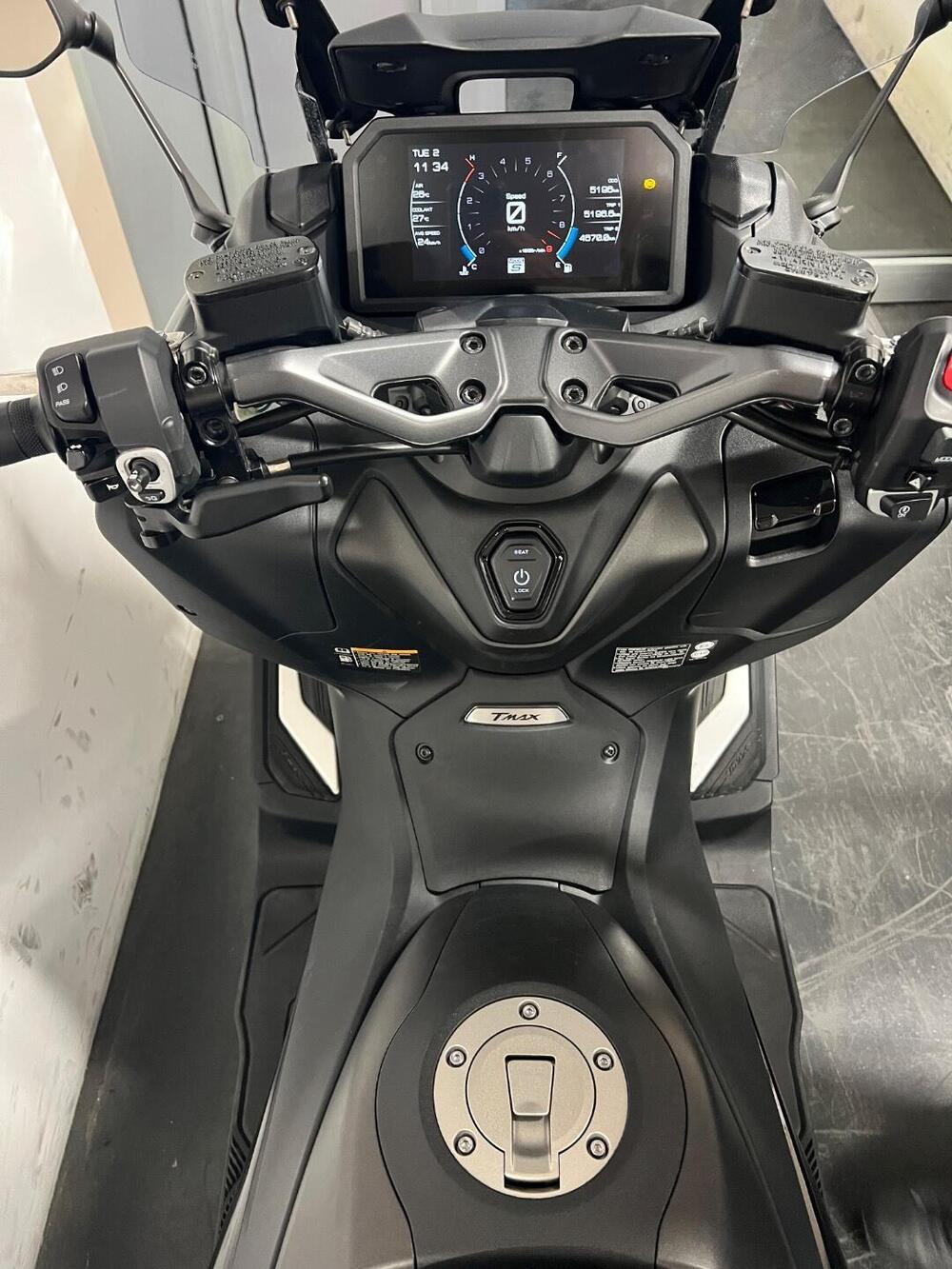 Yamaha T-Max 560 (2022 - 24) (8)
