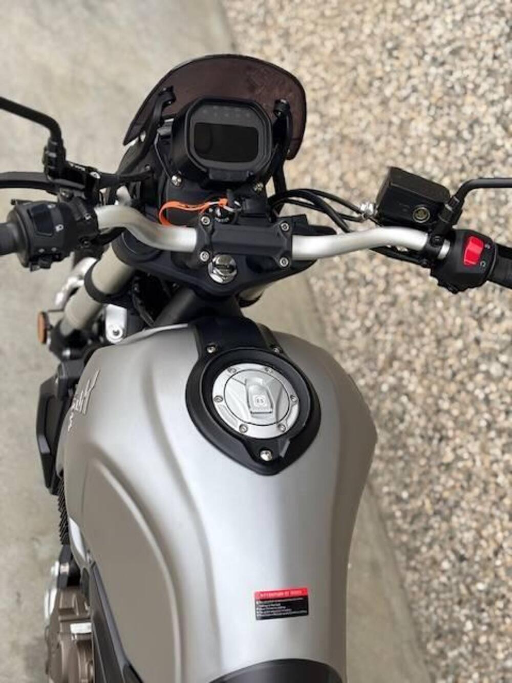 Voge Trofeo 300ACX Scrambler (2021 - 26) (7)