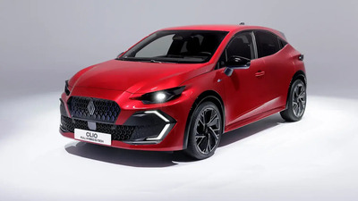 Renault Clio 2025: scende in campo e le ha tutte contro. Top e Flop
