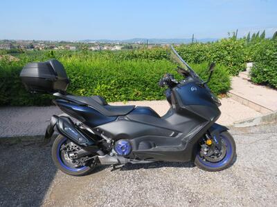 Yamaha T-Max 560 (2022 - 24) usata