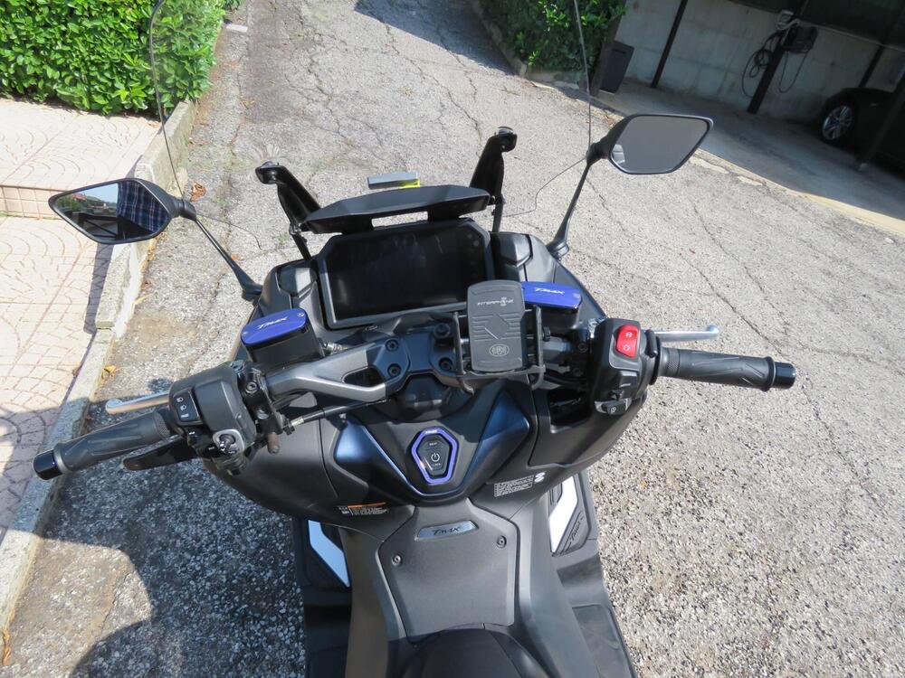 Yamaha T-Max 560 (2022 - 24) (6)