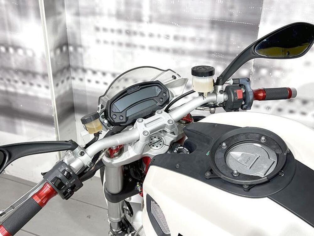 Ducati Monster 1100 (2009 -10) (6)