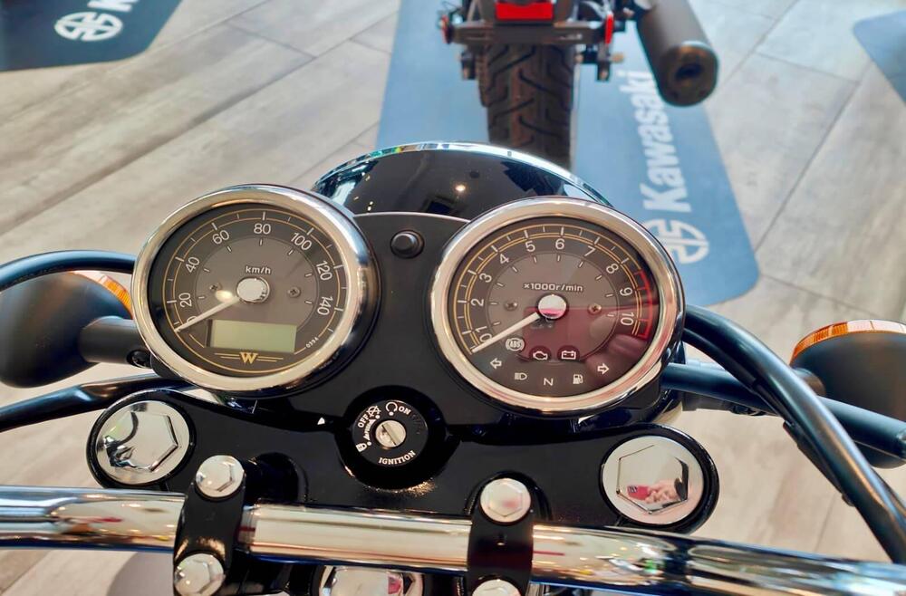 Kawasaki W 230 (2025 - 26) (9)